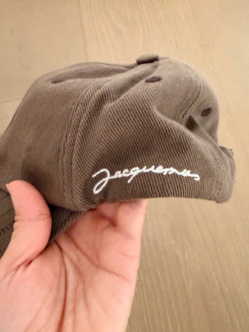 Jacquemus Washed Taupe cotton Baseball Cap - Picture 3 of 9